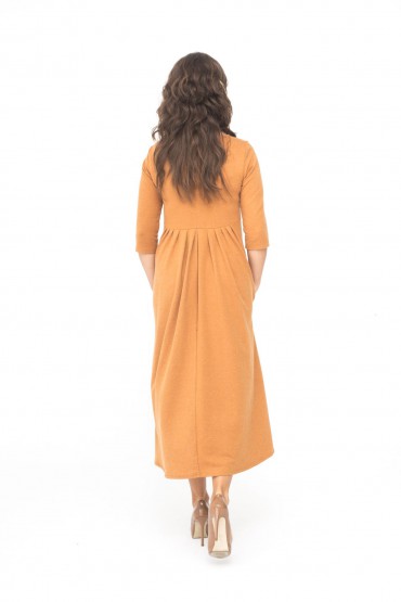 Karmel - sukienka midi marszczony tył