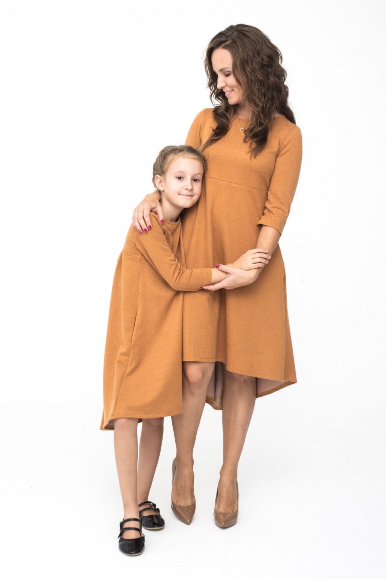 2CASUAL ELEGANT DRESSES WITH EXTENDED BACK FOR MOTHER - AND DAUGHTER - CARAMEL