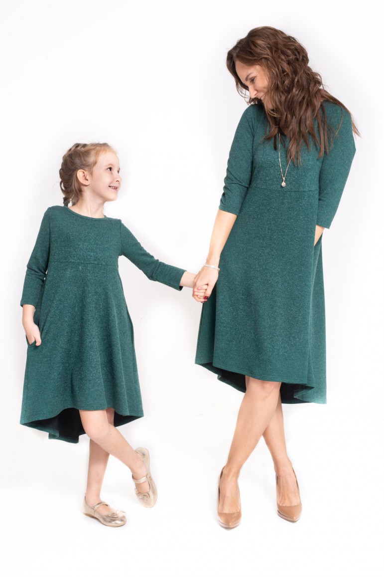 2Komplet sukienek dla mamy i córki z przedłużonym tyłem - Green