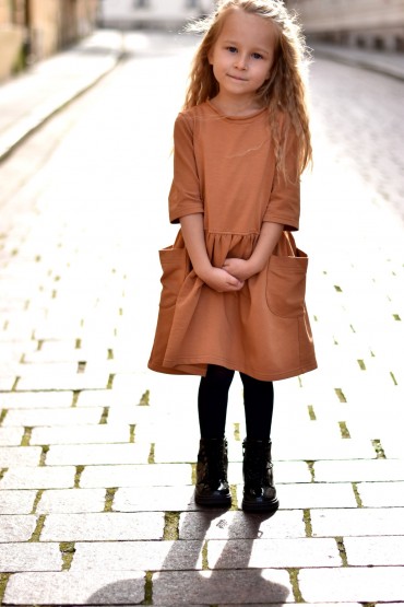 KNITTED DRESS WITH POCKETS FOR GIRL - TOFFE