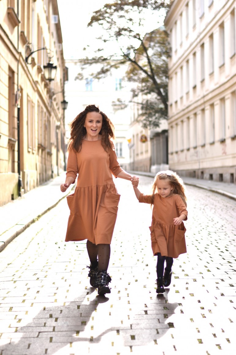 2MOTHER DAUGHTER MATCHING DRESS WITH BIG POCKETS - TOFFE