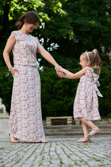 A CHARMING SUMMER SET OF THE SAME DRESSES FOR MOM AND DAUGHTER FOR SPECIAL OCCASIONS - POWER OF FLOWERS