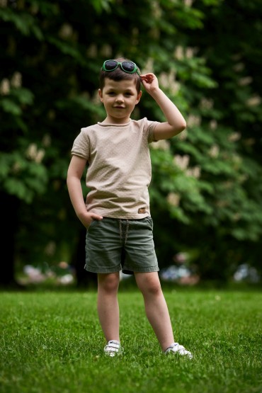 CASUAL T SHIRT FOR A BOY - BEIGE DOTS