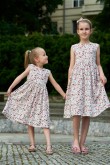 2A SET OF FLOWERED SISTERS DRESSES WITH A V-NECK ON THE BACK - POWER OF FLOWERS