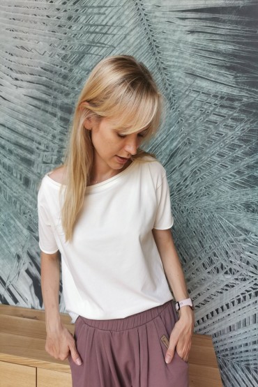 BASIC TOP WITH A BOAT-TYPE V-NECK - ECRU