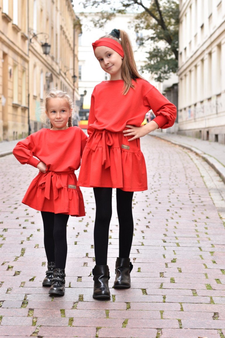 2A SET OF THE SAME DRESSES WITH A FRILL FOR SISTERS IN RED
