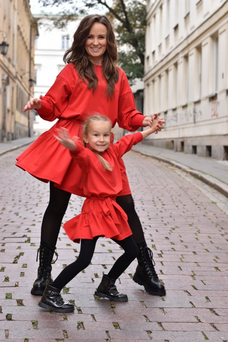 2A SET OF LOOSE DRESSES WITH A FRILL FOR MOTHER AND DAUGHTER - RED COLOR