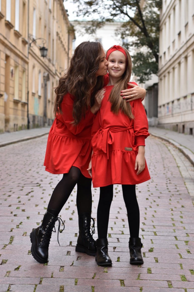 2A SET OF LOOSE DRESSES WITH A FRILL FOR MOTHER AND DAUGHTER - RED COLOR
