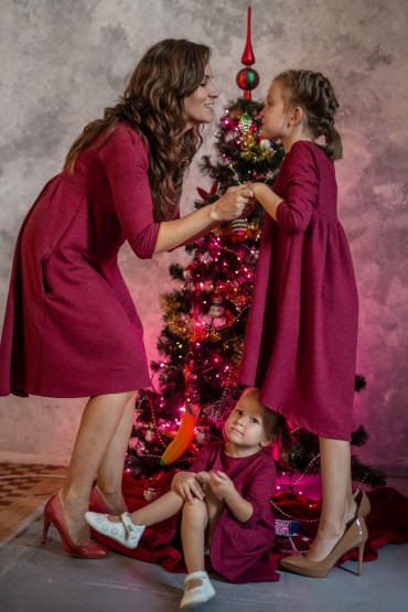 sukienki dla mamy i córki na święta bordowe