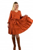 2KNITTED DRESS WITH A V-NECK AND A BELT - COPPERY COLOUR, MIDI LENGTH