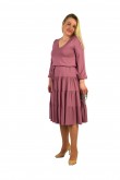 2KNITTED DRESS WITH A V-NECK AND A BELT - PINK PASTEL, MIDI LENGTH