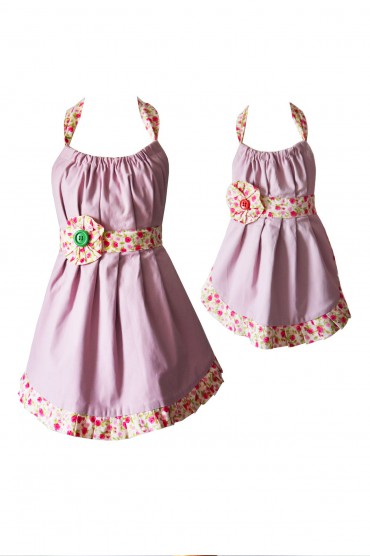 KITCHEN APRONS FOR MOTHER AND DAUGHTER