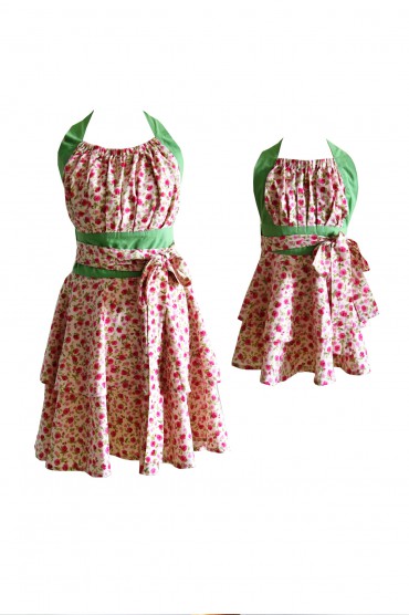 KITCHEN APRONS FOR MOTHER AND DAUGHTER - ROSES
