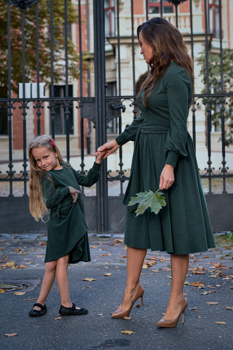 2SPLENDID DRESSES FOR MOTHER AND DAUGHTER - GREEN