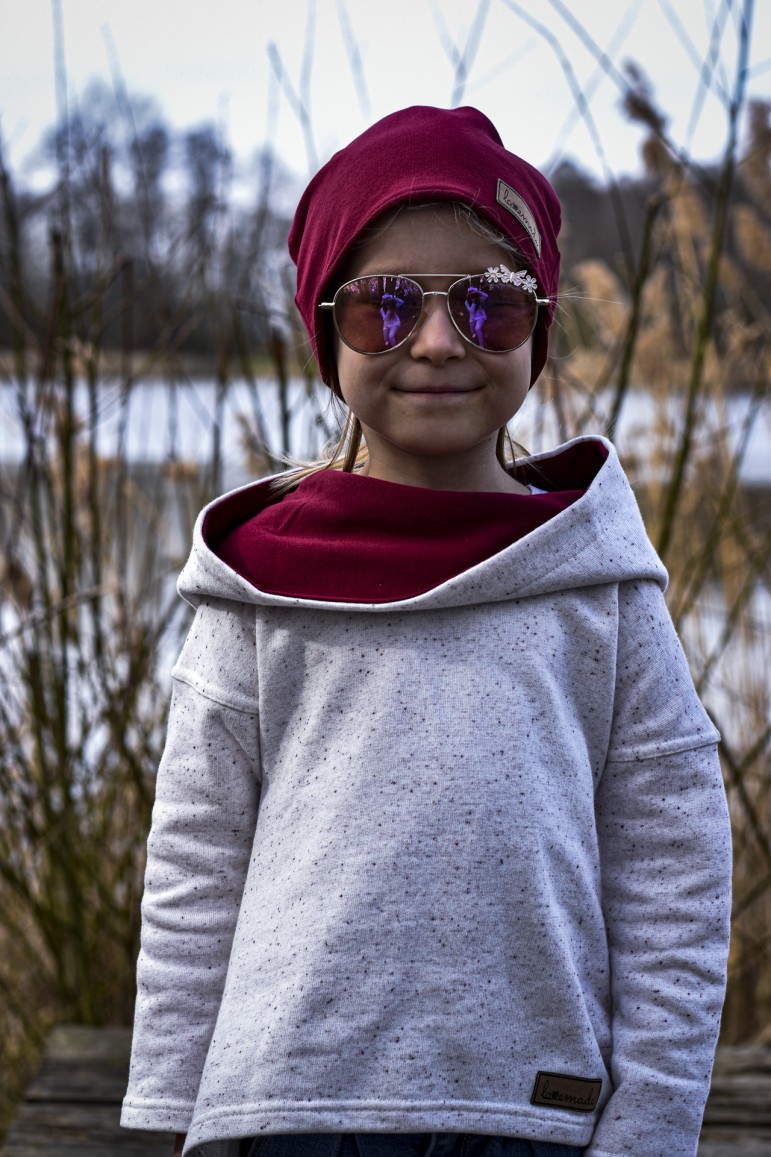2SWEATSHIRT WITH AN EXTENDED BACK FOR GIRLS - ECRU AND BURGUNDY