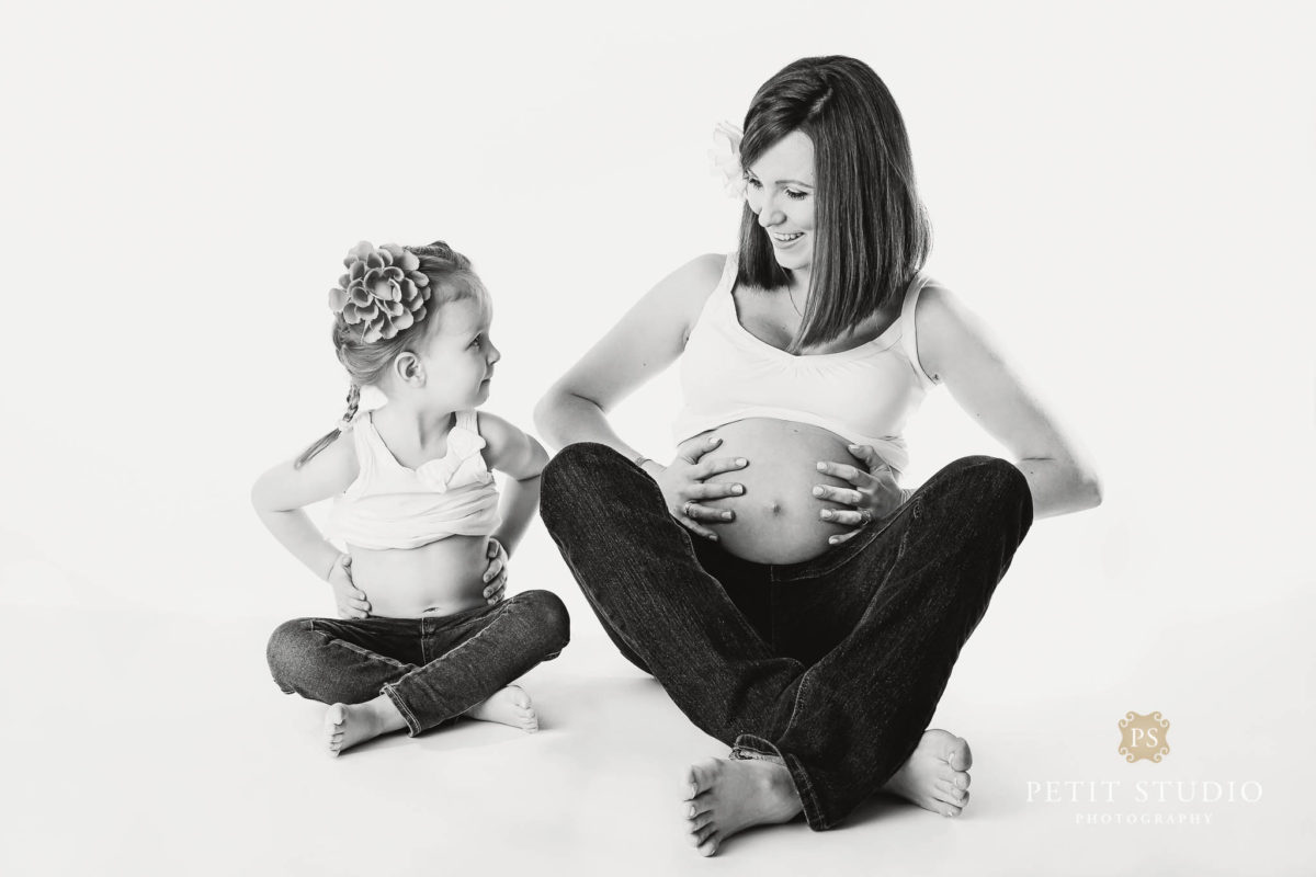 Rozstęp mięśni prostych, rozejście kresy białej,  dysfunkcja – problem wystającego brzucha po ciąży.